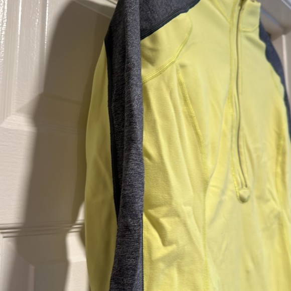Lululemon long sleeve running/workout top - Picture 4 of 5